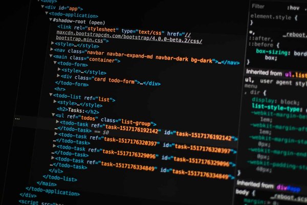 Bootstrap : Créer des sites web responsives avec la bibliothèque HTML, CSS et JS incontournable.