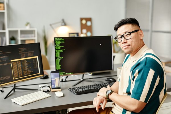 Devenir développeur : compétences, missions et salaire